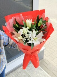 Avtorskij buket «Alaya luna»