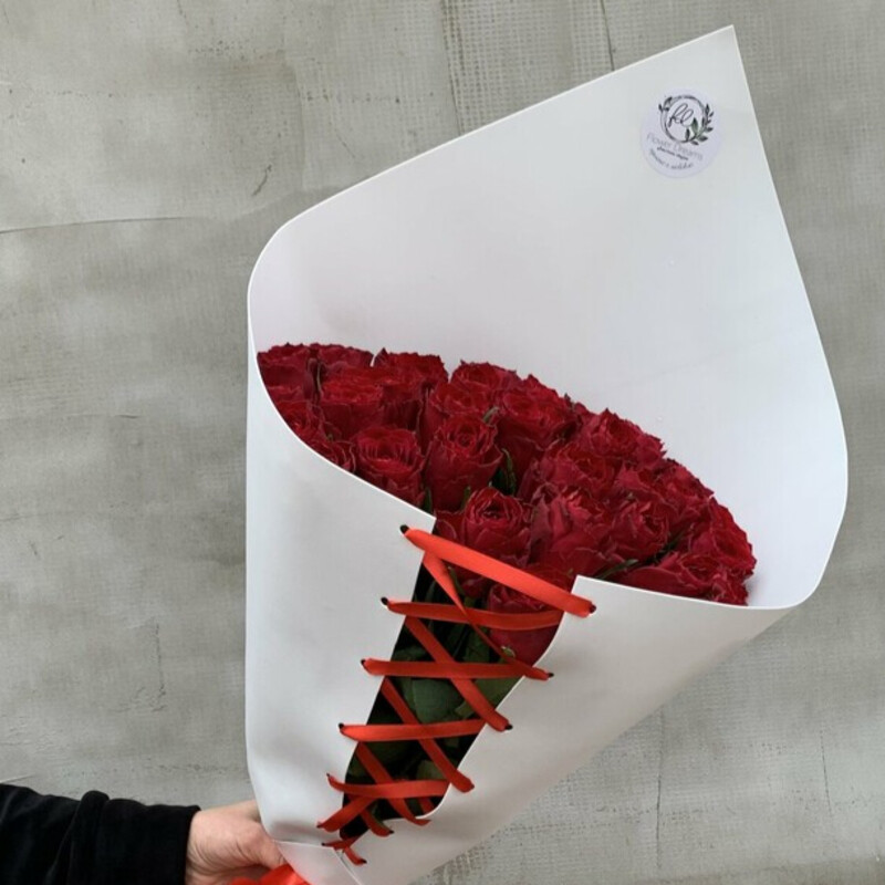 Букет белый корсет красные розы, букет белый корсет красные розы