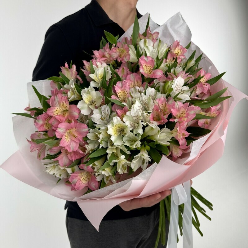 Buket iz 25 belih i rozovih al_stromerij, standart