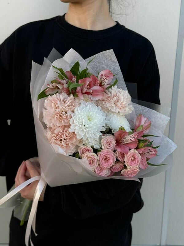 Стойкий сборный букет "4 сезона", стандартный