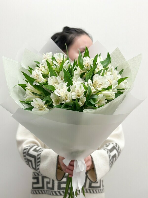 Buket iz 9 belih al_stromerij, standart