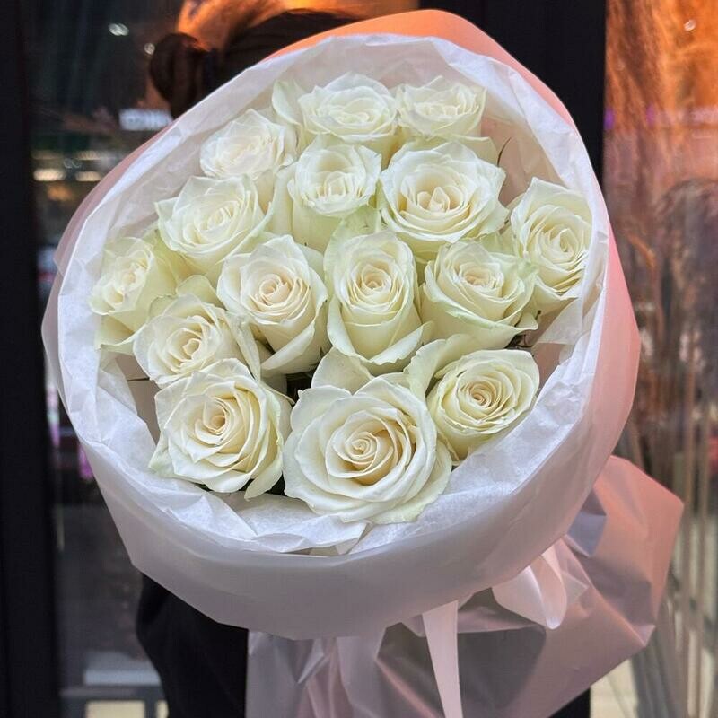 15 белых роз, 15 роз