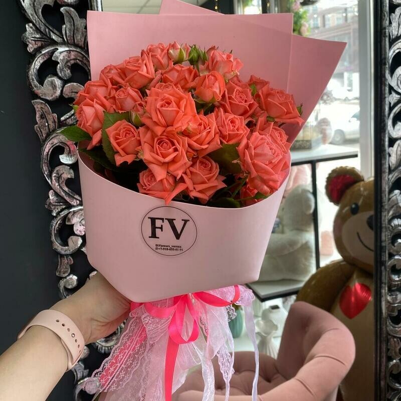 Букет кустовых роз сорта барбадос, 7 роз