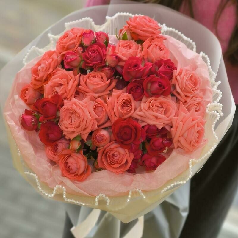 Букет из кустовых роз микс, 9 кустовых роз