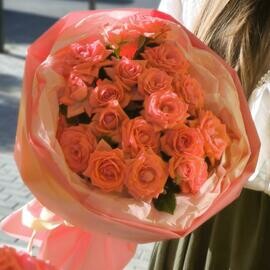 Хитнежная кустовая роза 7 веток букет