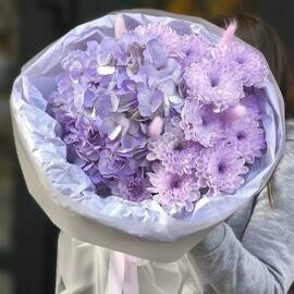 Букет из гортензии, хризантем и лагуруса