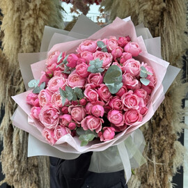 Buket iz kustovih pionovidnih roz sorta Sil_va pink