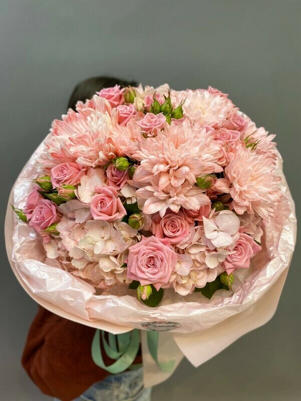 Buket v nezhnih ottenkah, standart