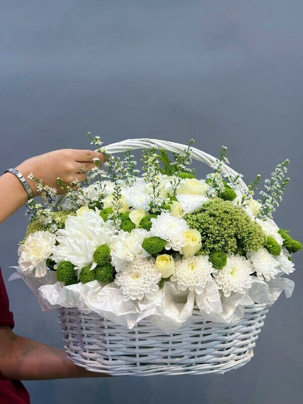 Korzinka v belo-zelenih ottenkah, standart