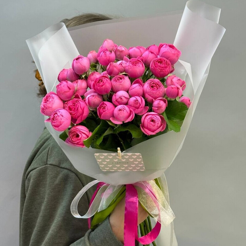 Buket iz 9 pionovidnih roz 50sm, standart