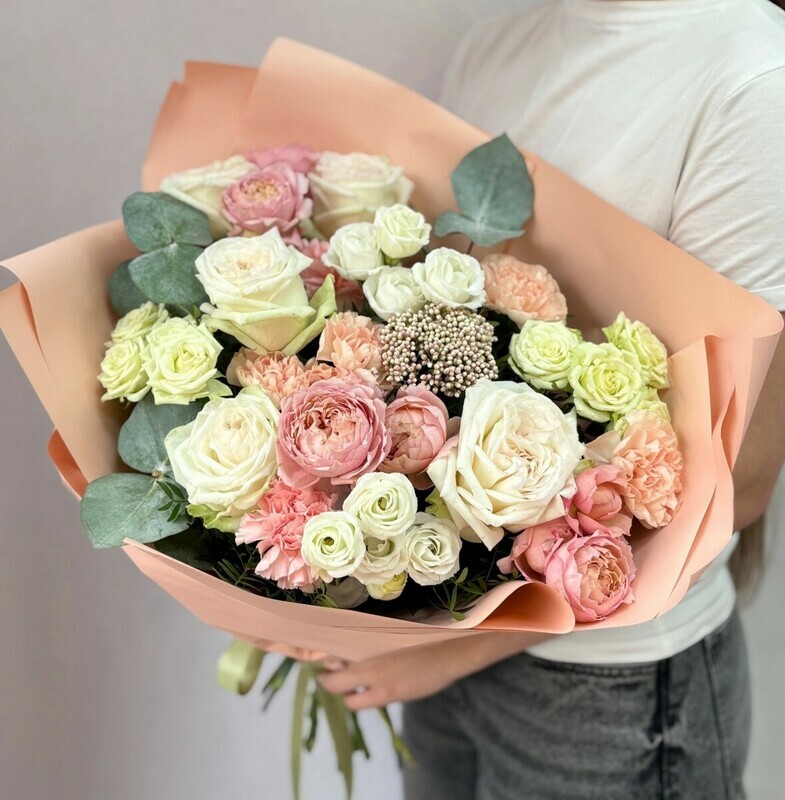 Авторский букет "Первый поцелуй", стандартный