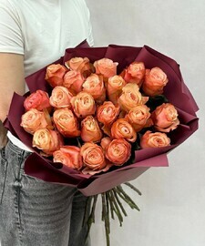 Моно букет из 25 роз сорта Кахала