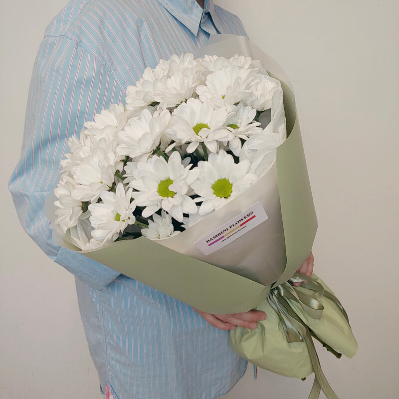 букет из белых ромашковых хризантем, 5 белых хризантем