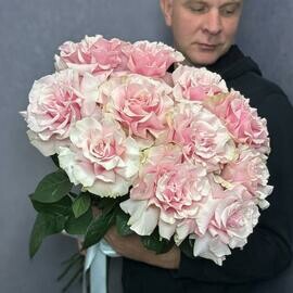 Buket iz 11 rozovih frantcuzskih roz Pink Mondial