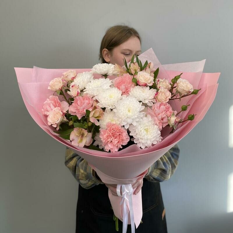 Bouquet of chrysanthemums, dianthus and alstroemeria, standart