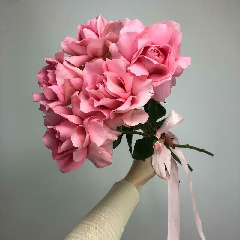 Монобукет Розовые французские розы под ленту,5 штук , стандартный