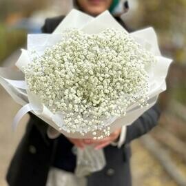  Воздушный монобукет из пушистой белой гипсофилы 