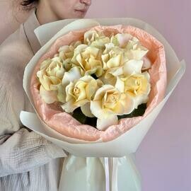 9 нежных французских персиковых роз «Летний рассвет» 