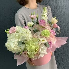 TCveti v korobke "Lyubi menya po frantcuzski"