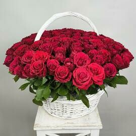 Шикарная корзина из 101 красной розы "Для самой желанной" 