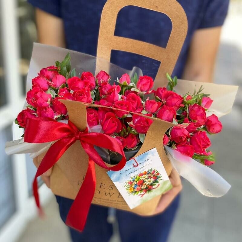 Kustovaya Roza v sumochke, standart