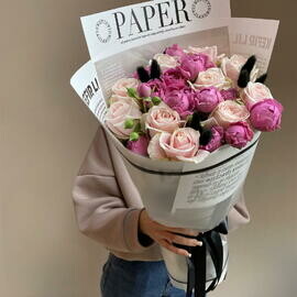 Букет «Чёрная Магия» из пионовидных роз и «Свит Аваланж»