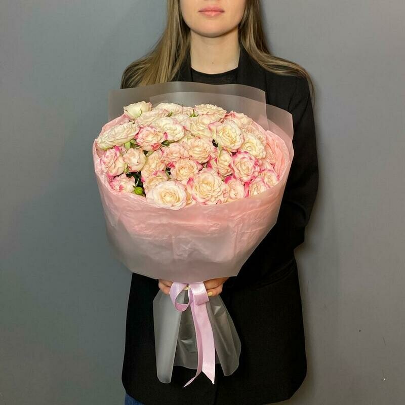 Монобукет с кружевной кустовой розой Рефлекс , стандартный