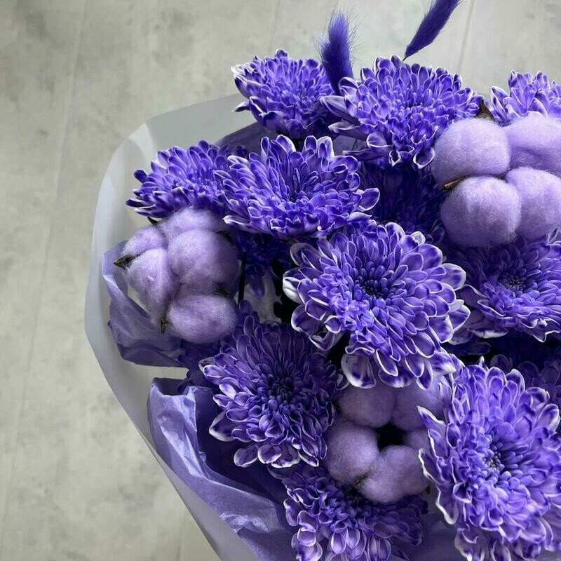 Buket iz kustovih hrizantem, hlopka i lagurusa, standart