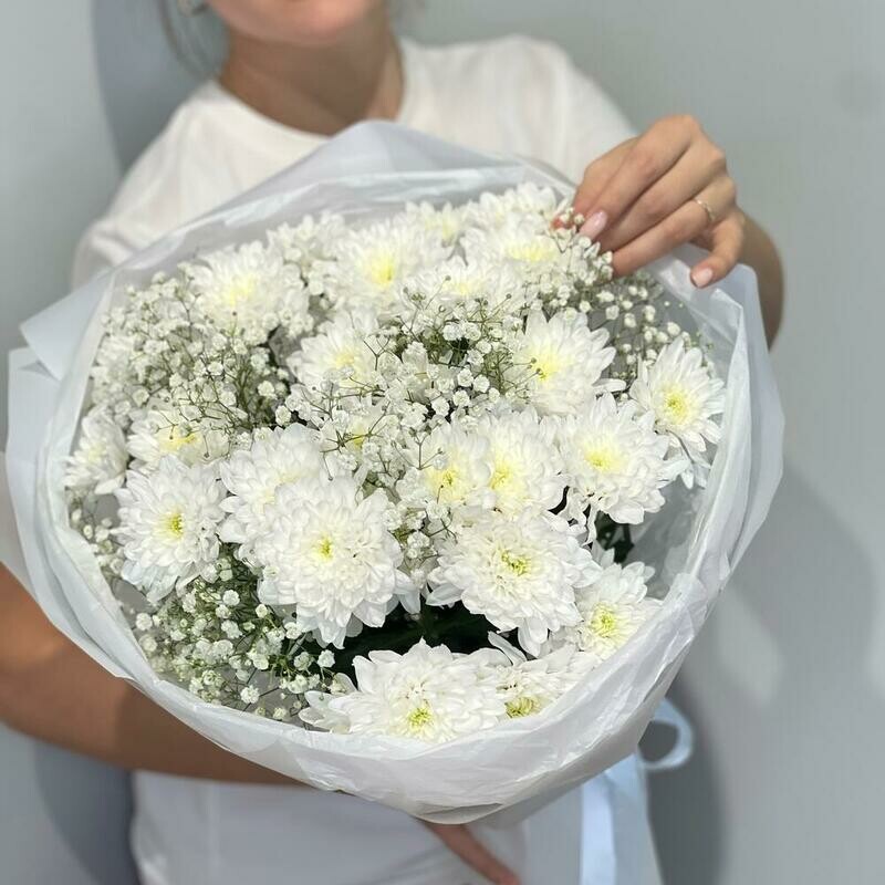 Buket iz belih hrizantem i gipsofili, standart