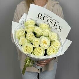 Buket iz 15 belih aromatnih roz