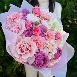 Большой букет из кустовой пион розы, гортензии и диантуса 