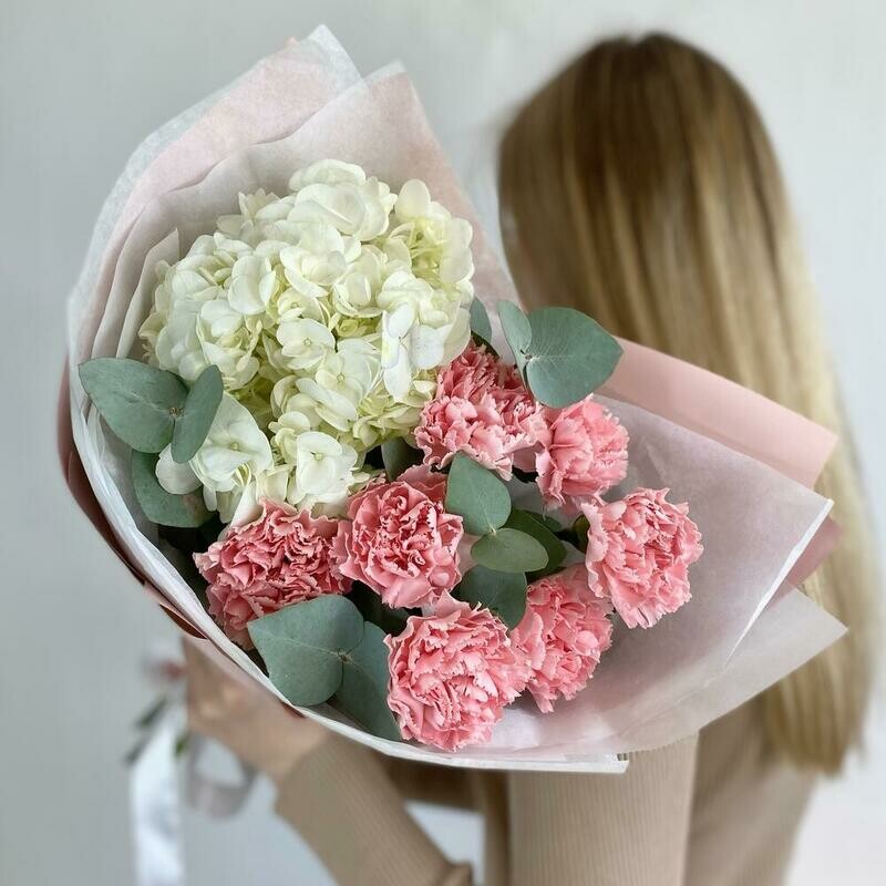 Hydrangea and pink dianthus, standart
