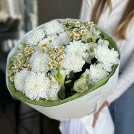 Buket iz hrizantem i tanatcetuma