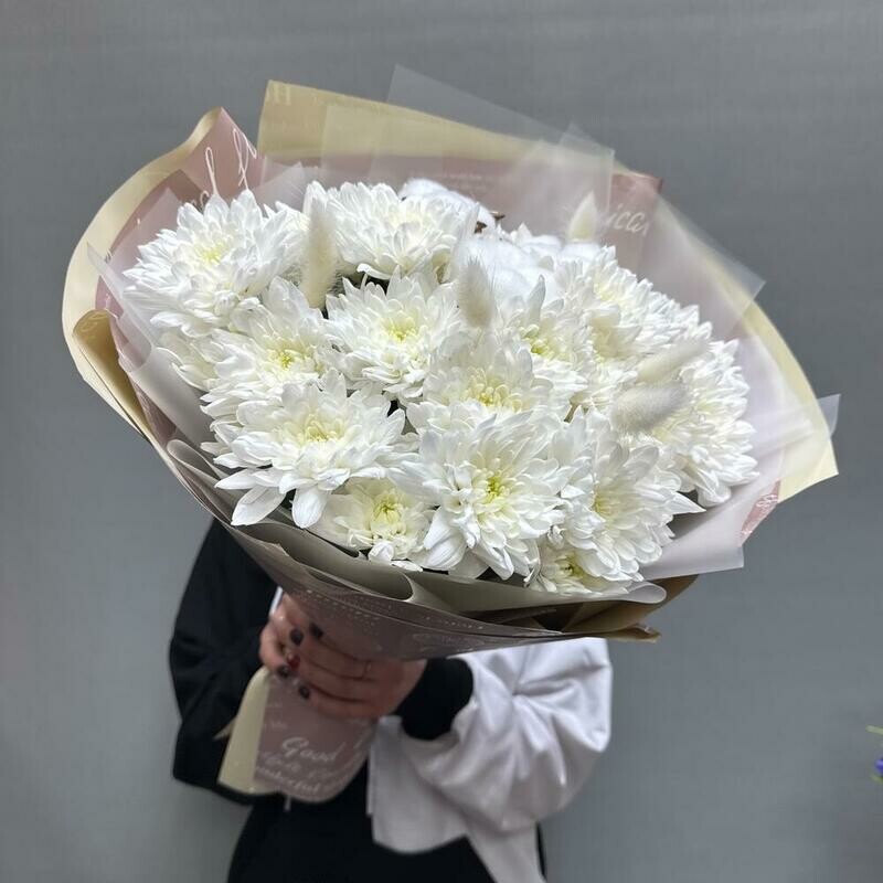 Белая хризантема, хлопок и лагурус, стандартный