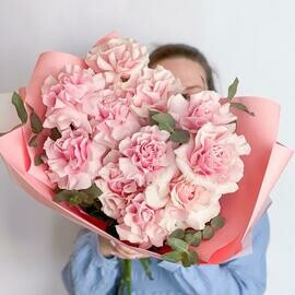 Большой букет из французских роз и эвкалипта