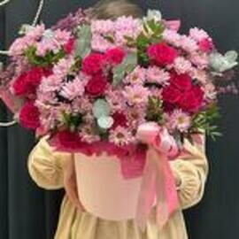 TCveti v bol_shoj shlyapnoj korobke - rozovie mechti