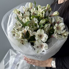 Букет из альстромерий