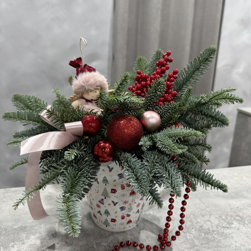 Podarochek na novij god, kruzhka s novogodnim dekorom