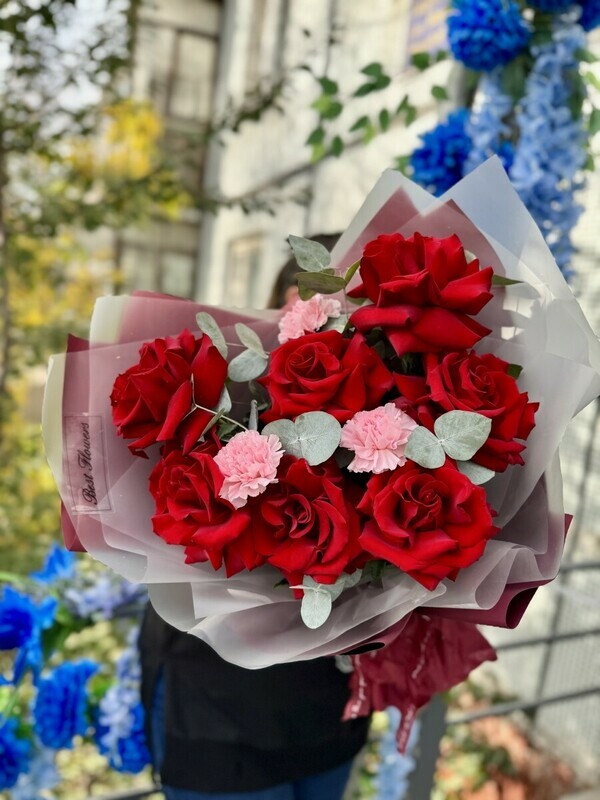 YArkij podarok, standart