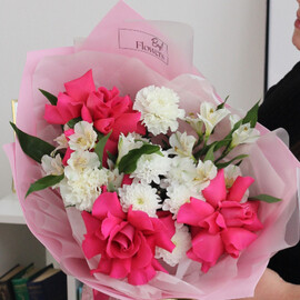 Яркий поцелуй