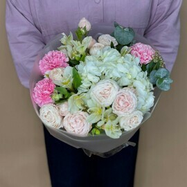 Nezhnij buket s gortenziej