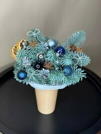 Новогодняя композиция в стаканчике