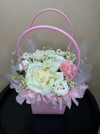 Нежная композиция в сумочке для Нее