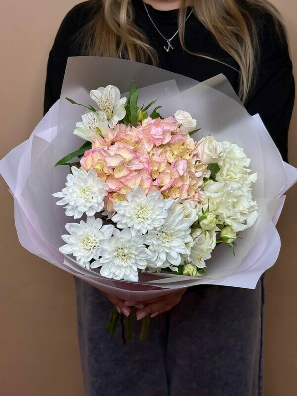 Сборный букет с гортензией, стандартный