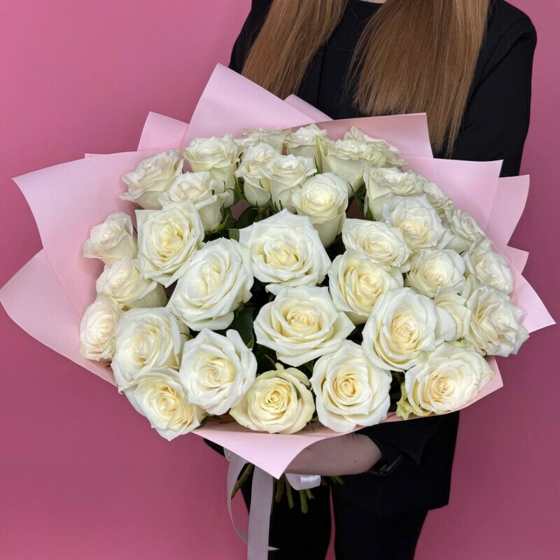 35  белых роз, 35 роз