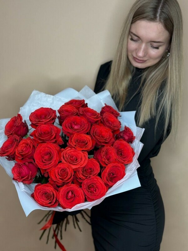 25 красных роз в букете, 25 роз