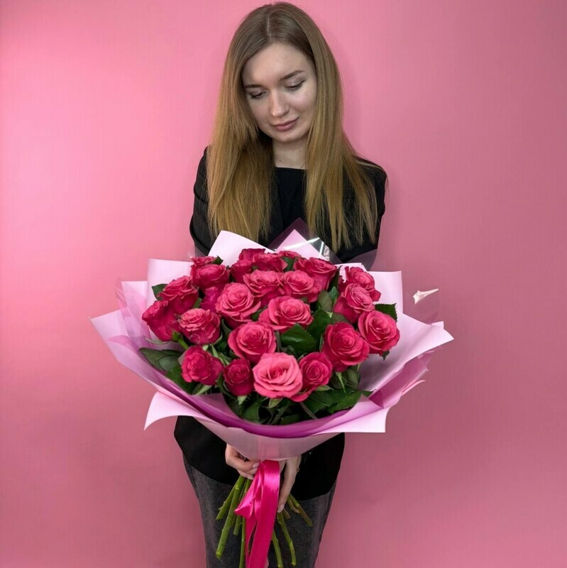 25 малиновых роз, 25 роз