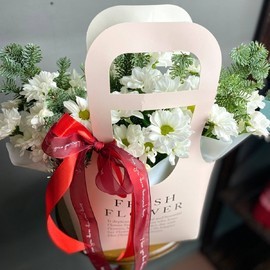 Композиция с хризантемой и нобилисом