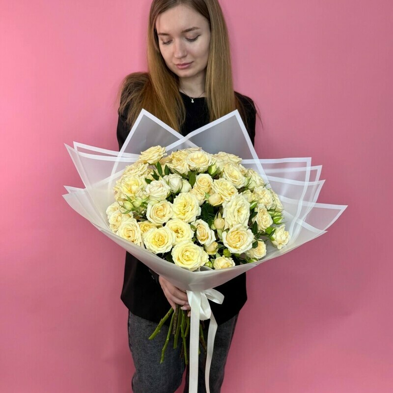 15 kremovih roz v bukete, 15 roz
