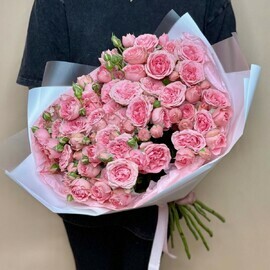 Buket iz 9 kustovih roz